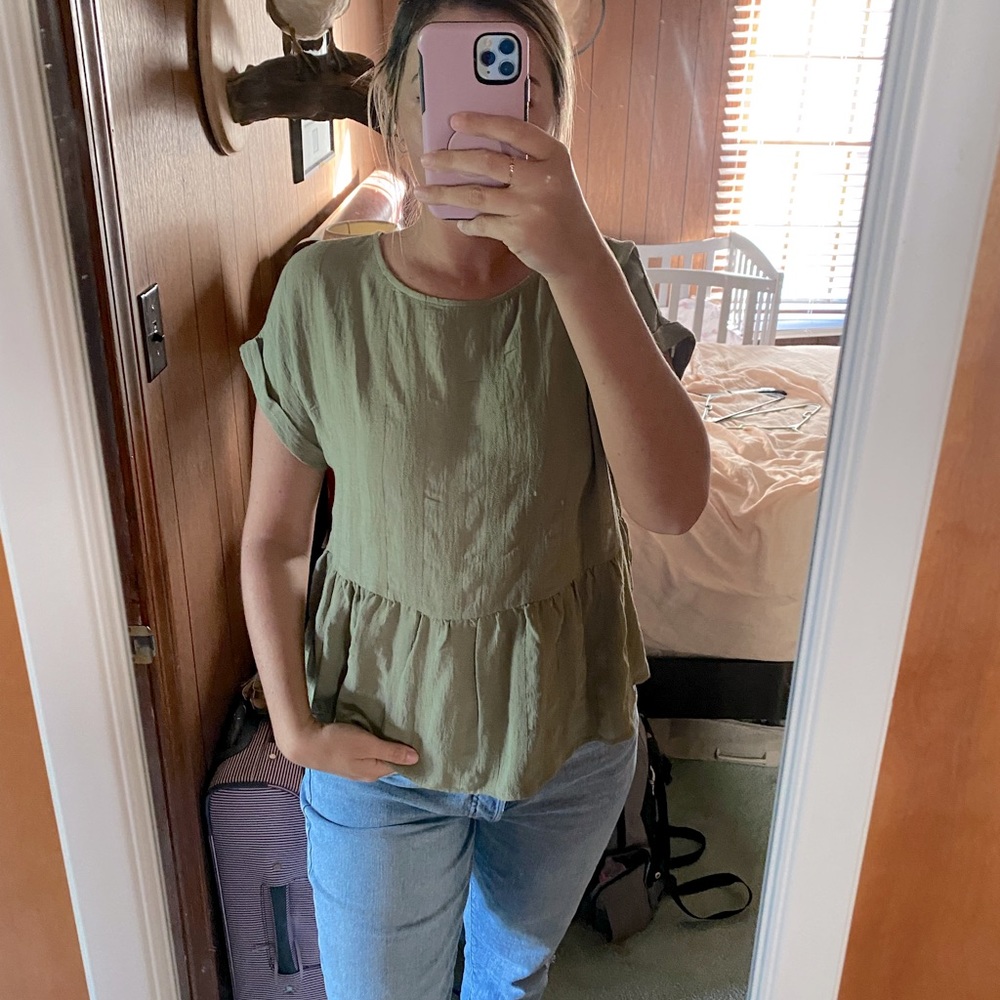 NWT Reap the Sew Peplum Top w Button Back